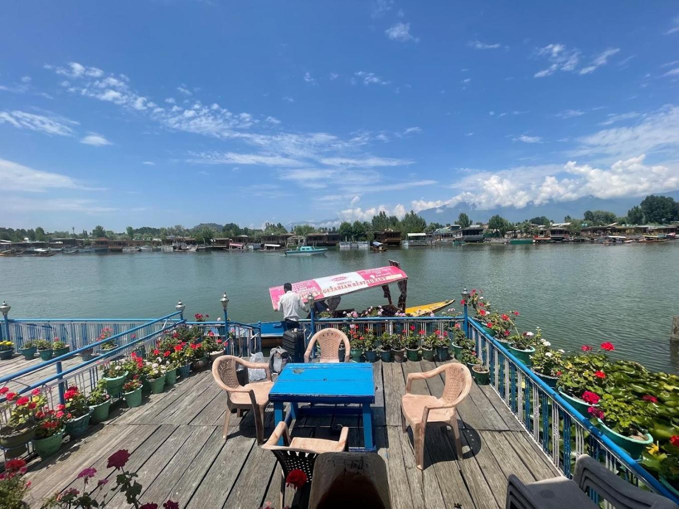 Mossess Group Of Houseboats Hotel Srinagar  Bagian luar foto