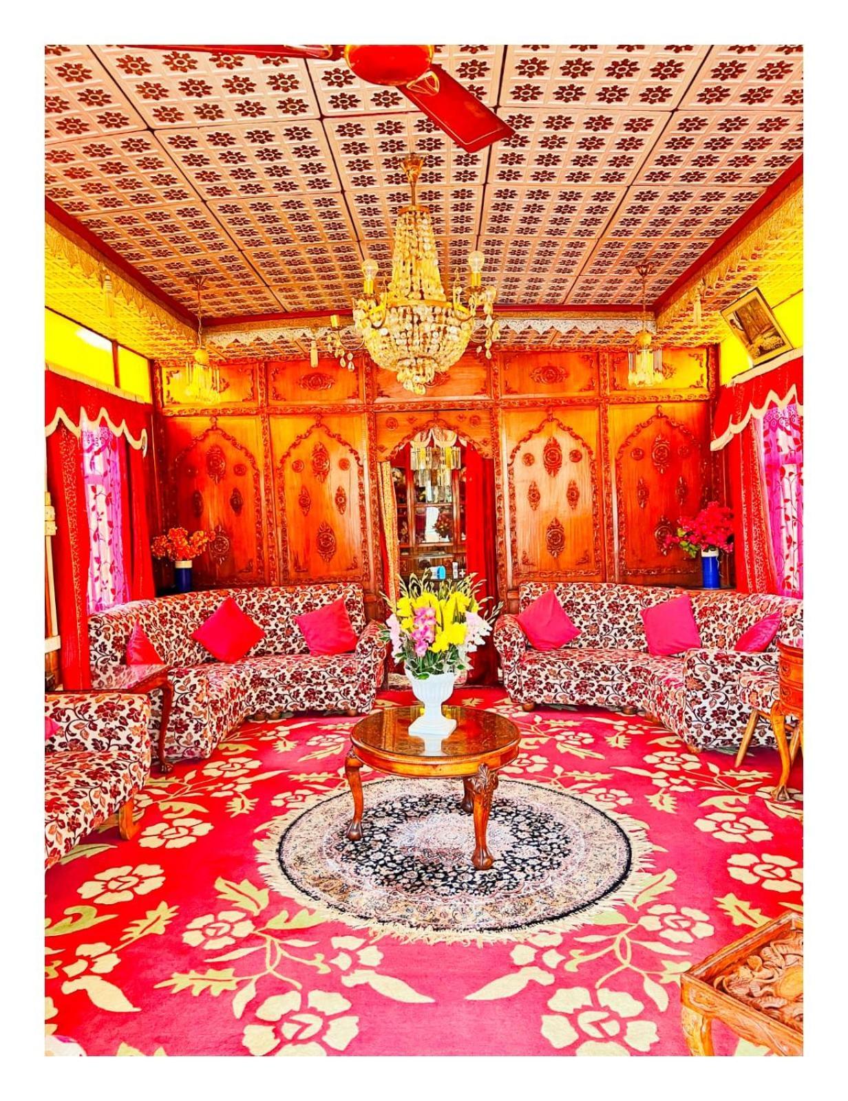 Mossess Group Of Houseboats Hotel Srinagar  Bagian luar foto